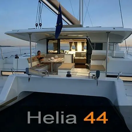 Catamaran تورّيفيِخا