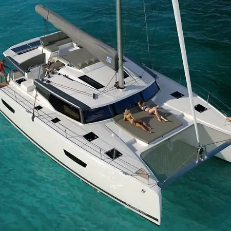 Catamaran تورّيفيِخا